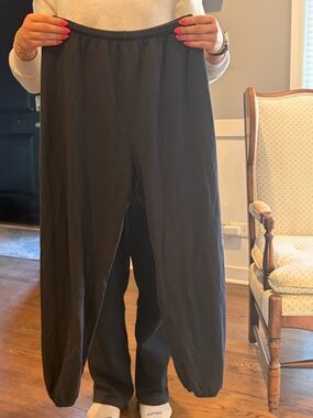 Women’s Black Elastic Waist Casual Pants